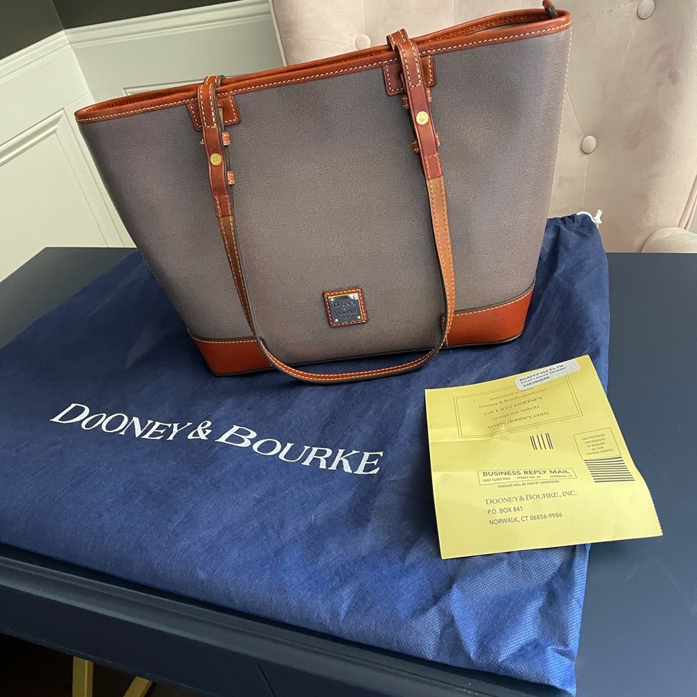 Dooney & Bourke